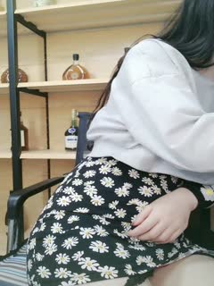 JUY-155 美術人妻癡漢電車～淫蕩竊語侵蝕肉體～ 若葉加